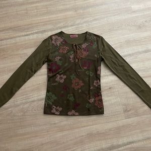 Velvet long sleeve T-shirt. Size S. Great condition